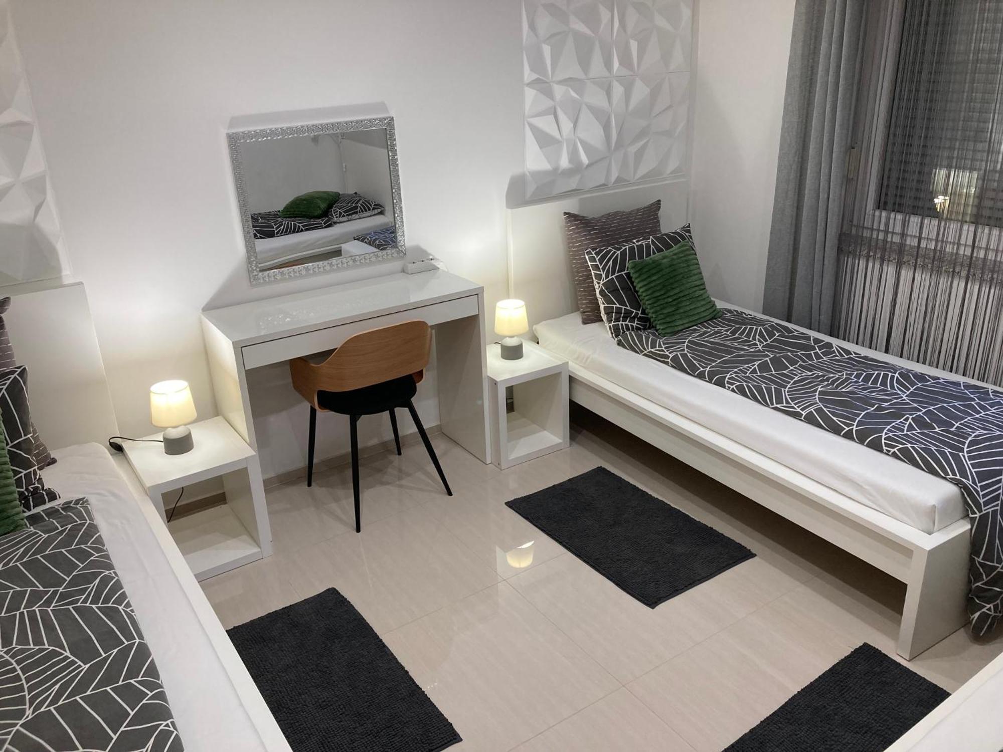 Apartman Sonas With Free Private Parking Karlovac Esterno foto