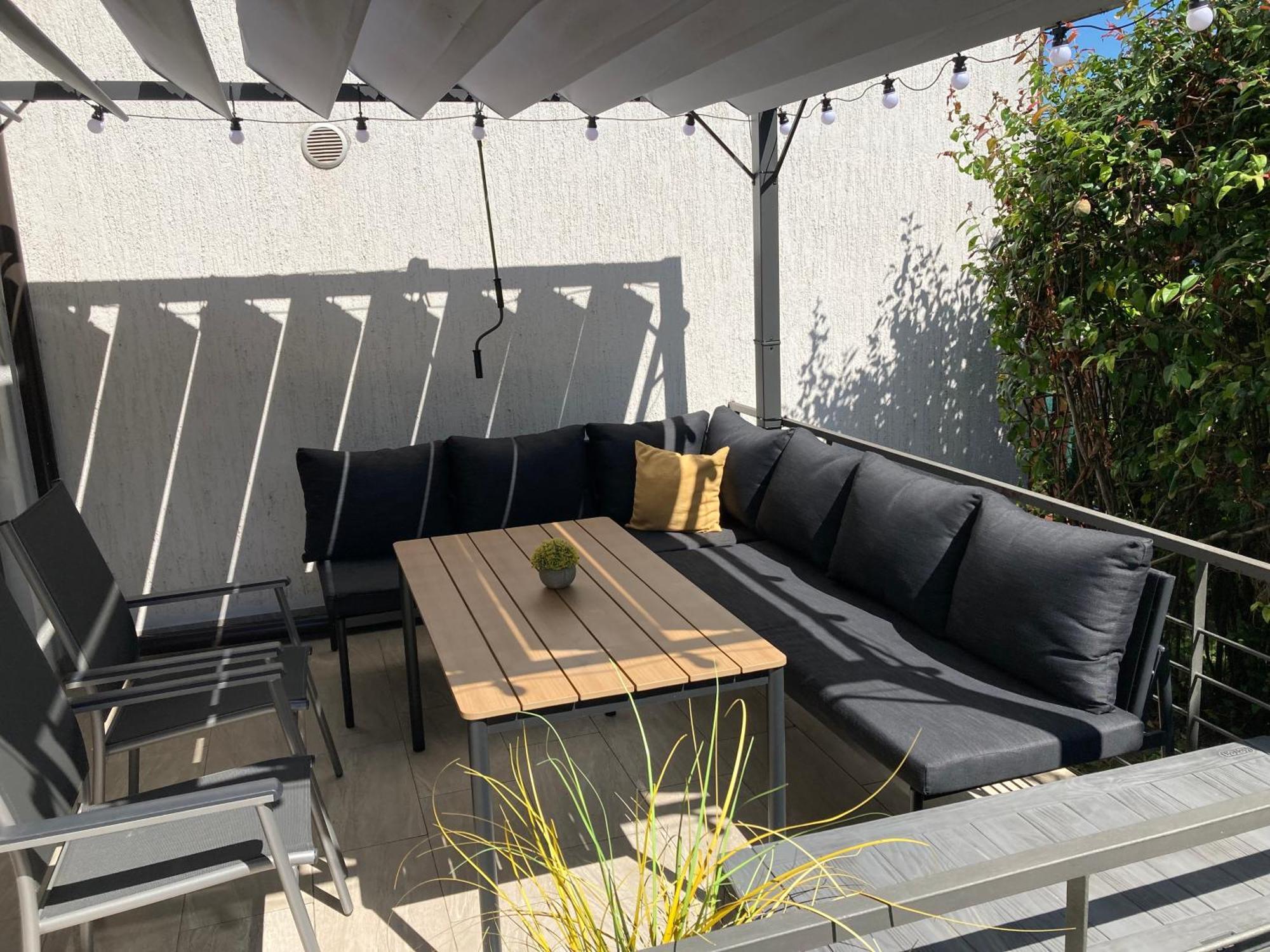 Apartman Sonas With Free Private Parking Karlovac Esterno foto