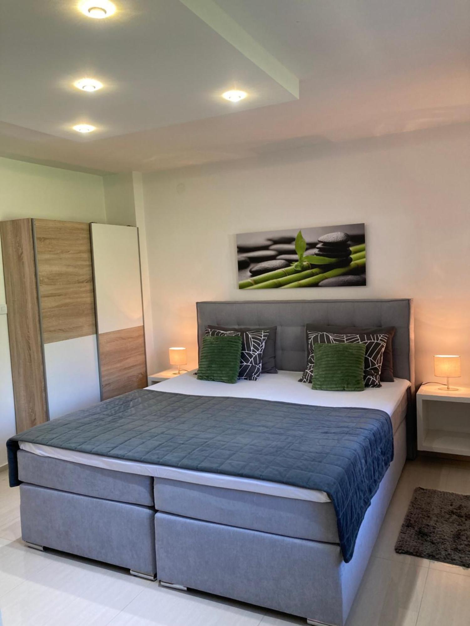 Apartman Sonas With Free Private Parking Karlovac Esterno foto